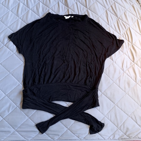 Reitman’s tie back top - Picture 1 of 3